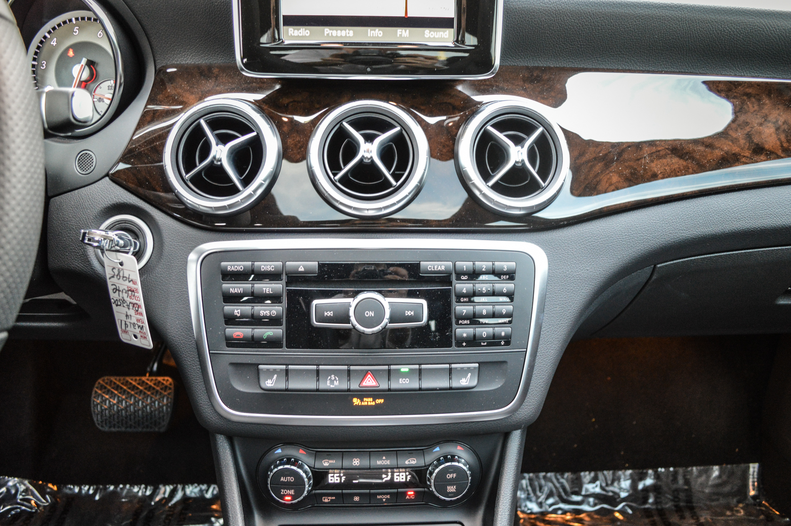 2014 Mercedes Benz CLA250-1
