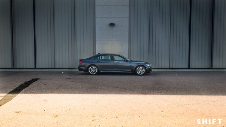 2018 BMW 750i xDrive-8